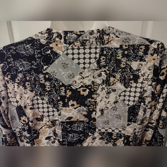 Joan Rivers Patchwork  Floral Print Blazer w/ Jewel neckline Sz L - Picture 7 of 11